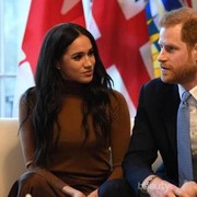 Mundur dari Kerajaan Inggris, Meghan Markle Pakai Sepatu Boot Seharga Rp2 Juta