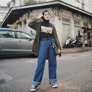 T-shirt, Blazer, Hingga Coat, Intip Padu Padan Boyfriend Jeans ala Influencer
