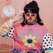 5 Tips Padu Padan Outfit Terang Buat Cewek Plus Size, Tetap Keren!