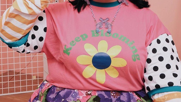 5 Tips Padu Padan Outfit Terang Buat Cewek Plus Size, Tetap Keren!