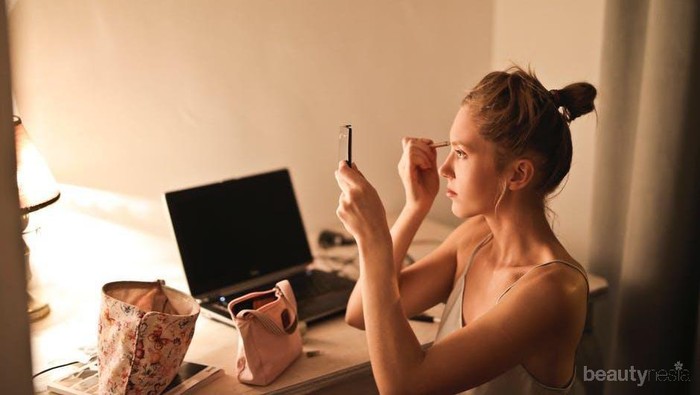 Simak! Tips Makeup untuk Kulit Wajah Kering dan Pecah-Pecah