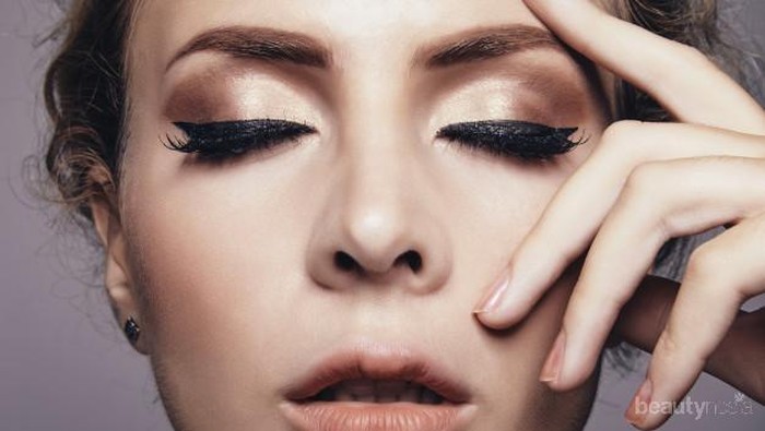 Tips Pakai Bulu Mata Palsu agar Terlihat seperti Asli