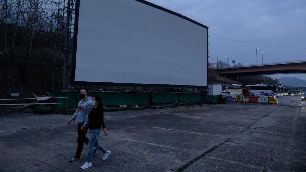 FOTO: Berkah Corona untuk Bioskop Drive-In Korea Selatan