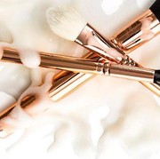 5 Jenis Pembersih Alat Makeup yang Harus Dimiliki Para Makeup Enthusiast