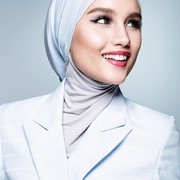 5 Potret Cinta Laura dalam Balutan Hijab, Cantiknya Bikin Pangling!