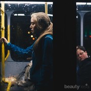 Waspada Tindak Kejahatan, Ini 4 Tips Aman Naik Angkutan Umum Buat Ladies!
