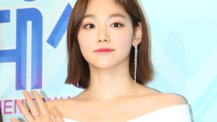 Gaya Rambut Terbaru Mina Gugudan, Cantik dan Menggemaskan!