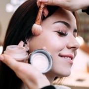 Timbul Alergi Ini? Perhatikan Lagi Makeup yang Kamu Gunakan Ladies!