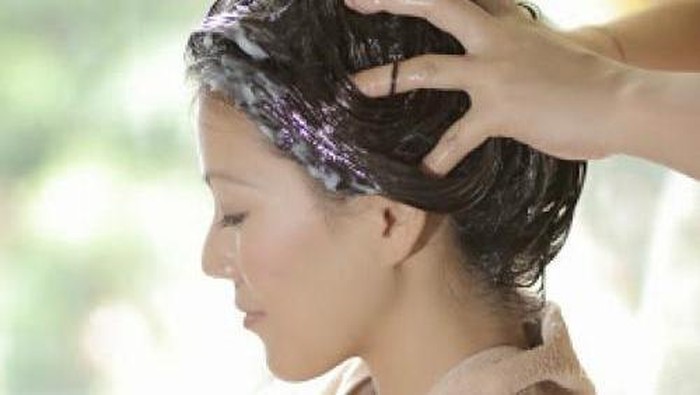 Penasaran Manfaat Rutin Creambath? Simak di Sini, Yuk!