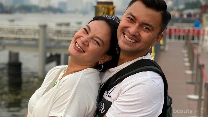 Potret Kebahagiaan Anjasmara dan Dian Nitami Setelah Menikah 20 Tahun Potret Kebahagiaan Anjasmara dan Dian Nitami Setelah Menikah 20 Tahun