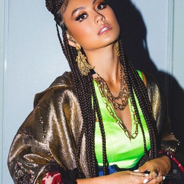 img-title Transformasi Rambut Agnez Mo, Keren Abis!
