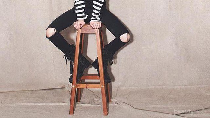 8 Ide Padu-padan Ripped Jeans Biar Tampil Lebih Edgy