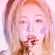Wendy Beri Staf Konser Red Velvet Hadiah Meski Masih Sakit, Dipuji Super Baik