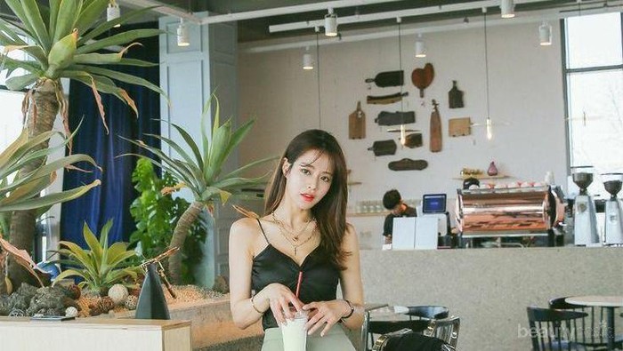 High Waist Kulot Bisa Bikin Kamu Terlihat Tinggi Lho, Berikut Inspirasinya!