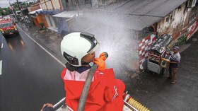 PMI Fokus Semprot Disinfektan ke Rumah Ibadah dan Pasar