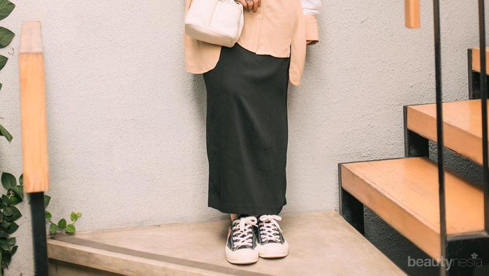 Gaya Elegan Seleb Berhijab yang Bisa Disontek Pemilik Tubuh Mungil