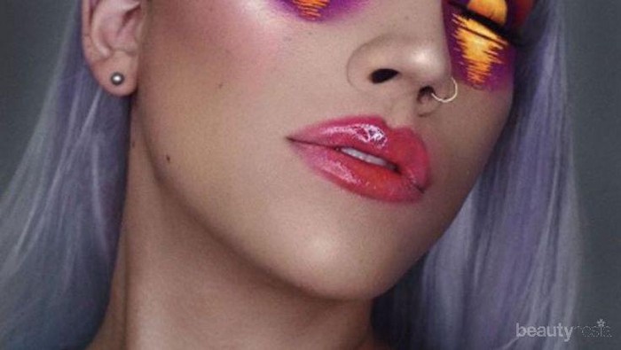 Selfie dengan Riasan Sunset Makeup Yuk! Makeup Hits dengan Warna Jingga yang Mempesona! Selfie dengan Riasan Sunset Makeup Yuk! Makeup Hits dengan Warna Jingga yang Mempesona!