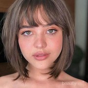 Punya Wajah Bulat? Cobain Model Poni Ini Agar Terhindar dari Kesan Chubby!