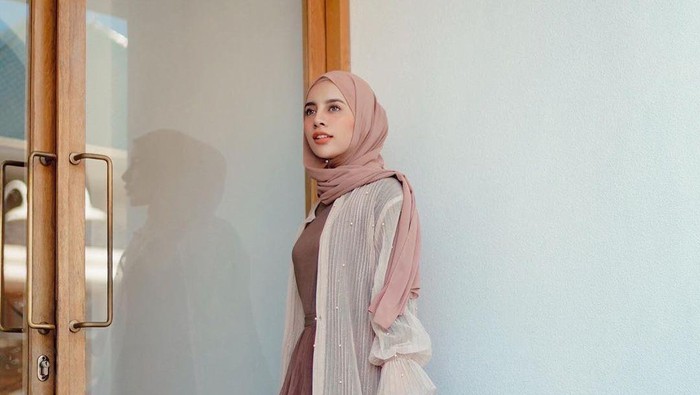 6 Model Outer Stylish untuk Hijabers