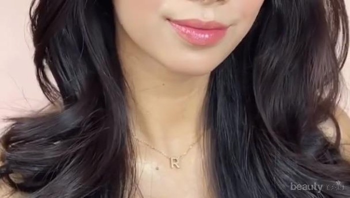 Tutorial Makeup Health Glass Skin ala Abel Cantika, Bikin Wajah Glowing dan Cerah Seharian!