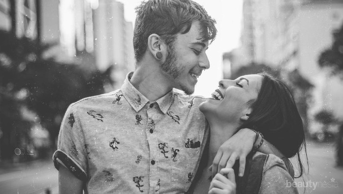 Ternyata Menurut Psikologi, Ini 5 Hal yang Bisa Membuat Pria Jatuh Cinta Padamu
