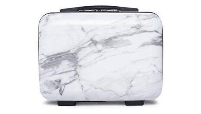 8 Inspirasi Makeup Bags yang Lucu dan Praktis Dibawa Saat Travelling