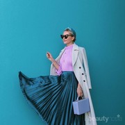 Punya Rok Plisket Berbahan Velvet? Mix and Match dengan Gaya Berikut Agar Terlihat Stunning dan Menarik!