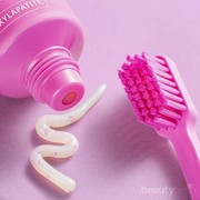 Pasta Gigi Disebut Bisa Hilangkan Komedo Membandel, Benar Enggak Sih?