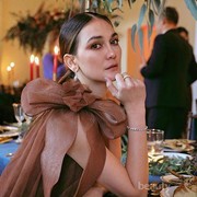 8 Fashion Elegan ala Luna Maya, Sontek Yuk!