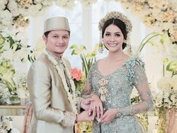 Selamat! Bunga Jelitha Hamil Anak Pertama Syamsir Alam