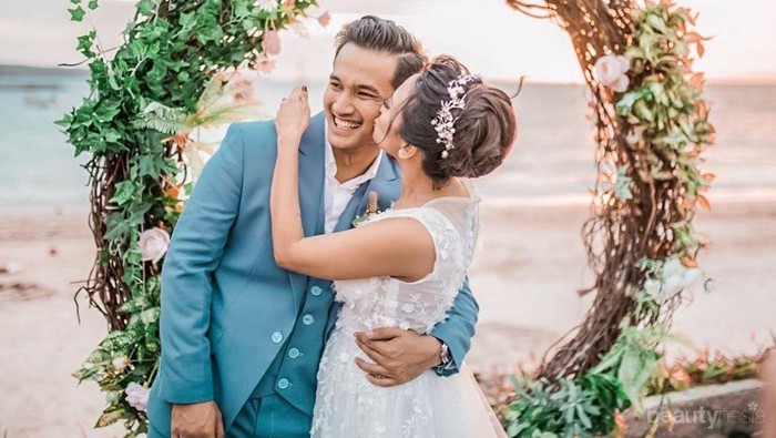 Hamil Anak Pertama, Ini Potret Bahagia Vanessa Angel dan Sang Suami