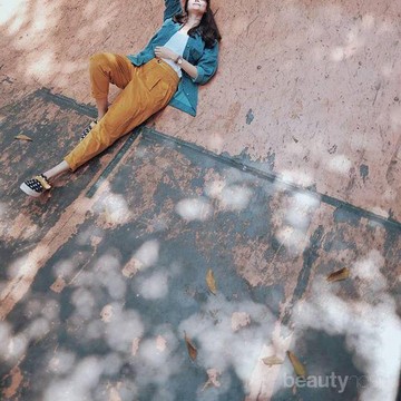 img-title Jadikan Suasana Hati Lebih Semangat, Ini 8 Ide Outfit Warna Mustard