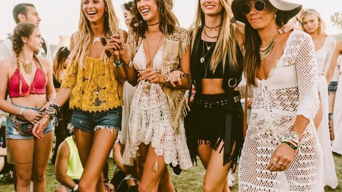 Gaya Bohemian Simple Untuk Sehari-Hari yang Santai