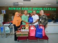 Pupuk Kaltim Bagikan APD dan Extra Fooding untuk Nakes