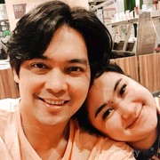 Kumpulan Momen Manis Donnie Eks Ada Band dan Istri