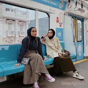 Ingin Tampil Kece dengan Hijabmu? Contek Gaya Kakak Beradik, Soraya Ulfa dan Nissa Chair Ini!