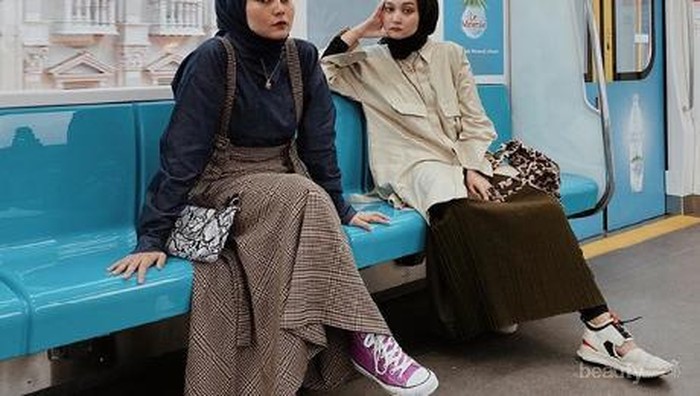 Ingin Tampil Kece dengan Hijabmu? Contek Gaya Kakak Beradik, Soraya Ulfa dan Nissa Chair Ini!