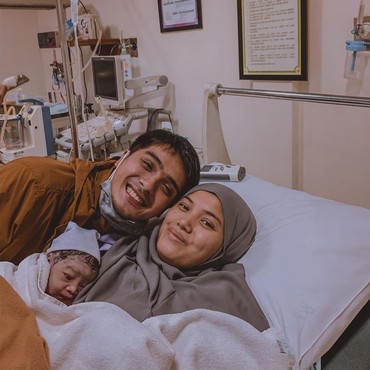 Selamat, Anak Keempat Ricky Harun Lahir