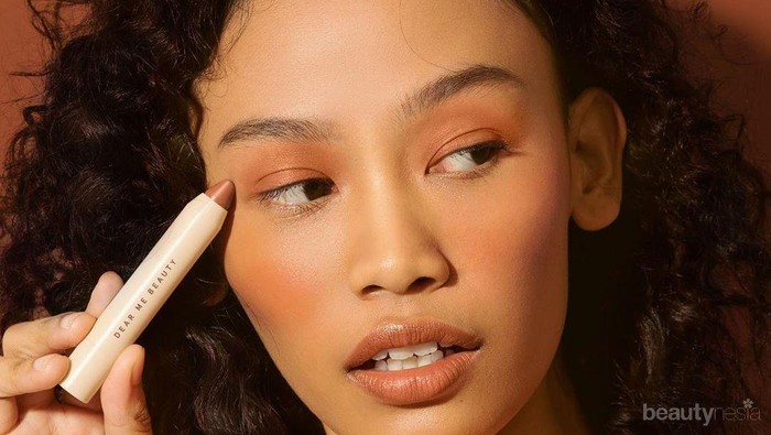 Dear Me Beauty Rilis Tiga Warna Baru dari Koleksi 3-in-1 Multistick Crayon