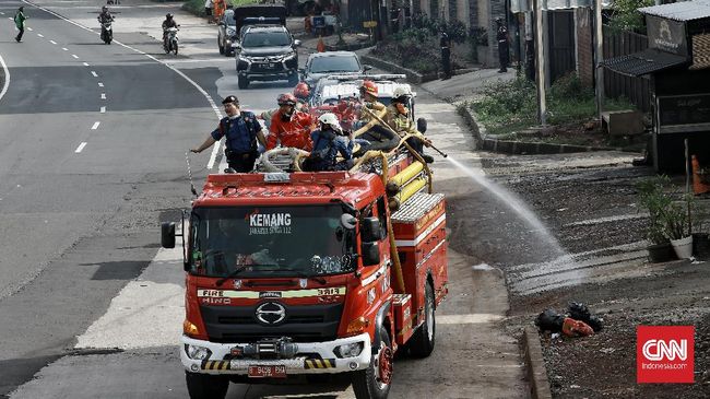 LIPI Sebut Penyemprotan Disinfektan di Jalan Perlu Dikaji