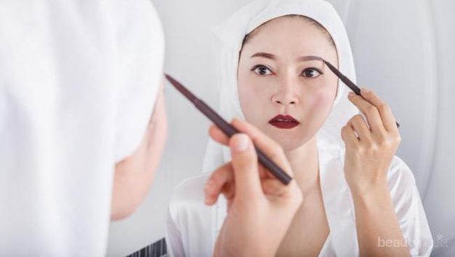 Rekomendasi Pensil Alis Terbaik, Mulai untuk Pemula Hingga Profesional