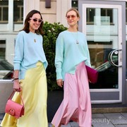 7 Inspirasi Padu Padan Baju Warna Biru Pastel yang Manis untuk Acara Santai Hingga Formal