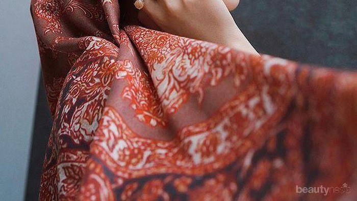 Masih Hits di 2020, Yuk Percantik Tampilanmu dengan Aksesori Gold!