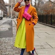 Jangan Sampai Terlihat Norak! Ini Tips Memakai Baju Warna Cerah