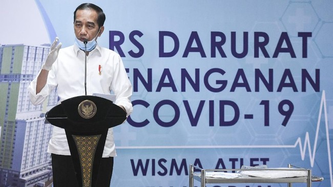 Jokowi menandatangani PP tentang pembatasan sosial berskala besar dan Keppres tentang penetapan Darurat Kesehatan Masyarakat terkait penyebaran Covid-19.