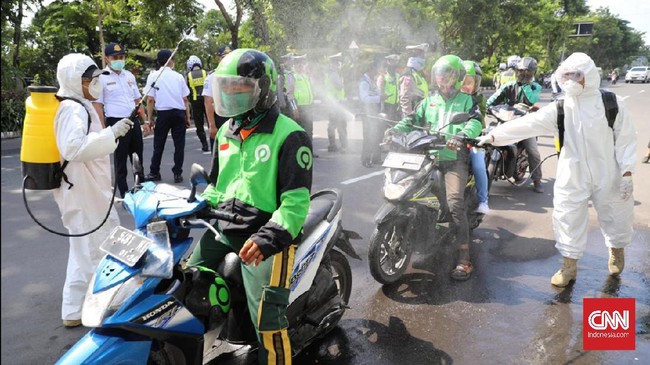 Perusahaan ojek online merespons soal pedoman pembatasan sosial berskala besar (PSBB) yang melarang ojol angkut penumpang kala corona.