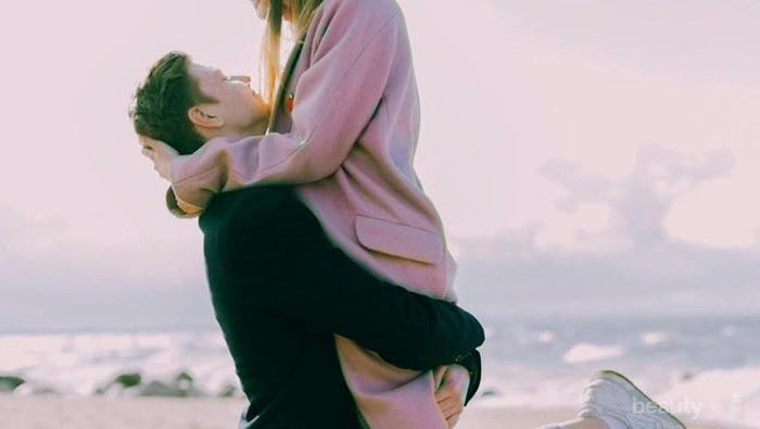 5 Sifat Wanita Ini Bikin Pria Jatuh Cinta, Apa Saja Tuh?