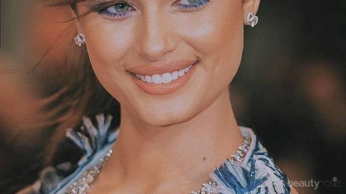 Berani Tampil Beda, Ini Inspirasi Makeup yang Cocok untuk Zodiak Aquarius!