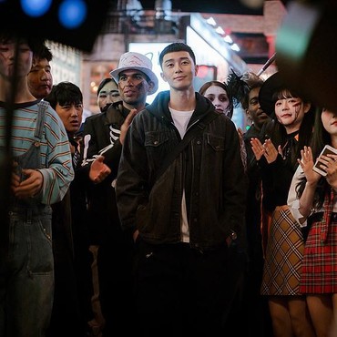 10 Pria K-Drama dengan Fashion Terbaik yang Bikin Terpukau