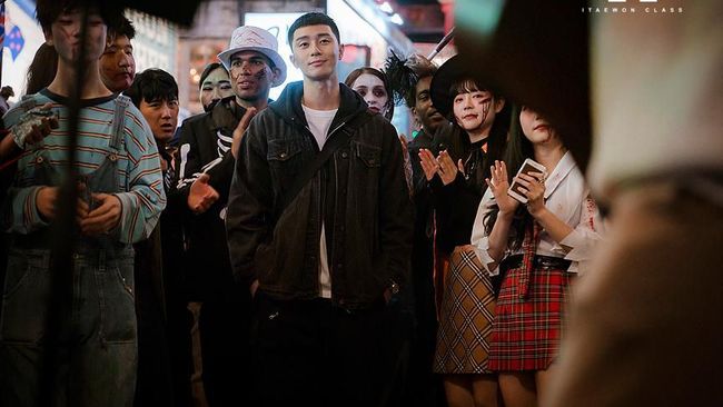 10 Pria K-Drama dengan Fashion Terbaik yang Bikin Terpukau